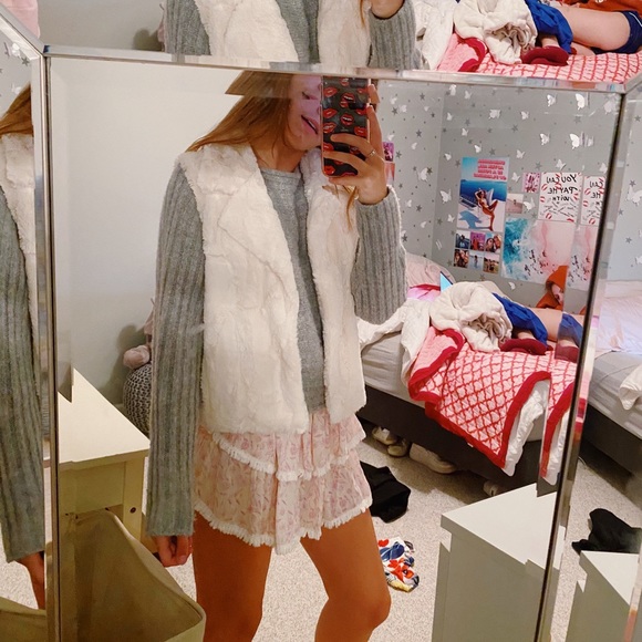 beautiful fur vest! - Picture 3 of 3